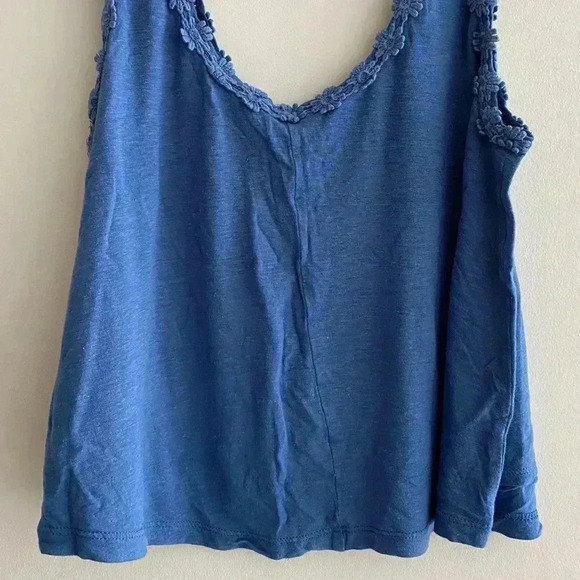 Forever 21 Blue Crotchet Flower Crop Top for Spring, Size Medium, Cropped Tank - Picture 7 of 9